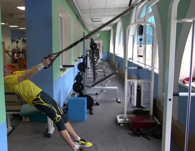 Комплекс упражнений для лыжников с использованием подвесных петель TRX